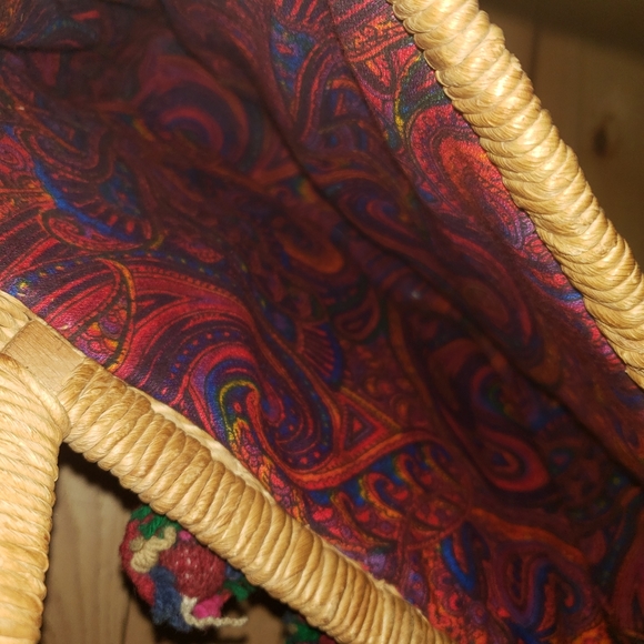 Vintage Handmade Woven Straw Purse with boy/girl dolls on front bells on side - Picture 8 of 10